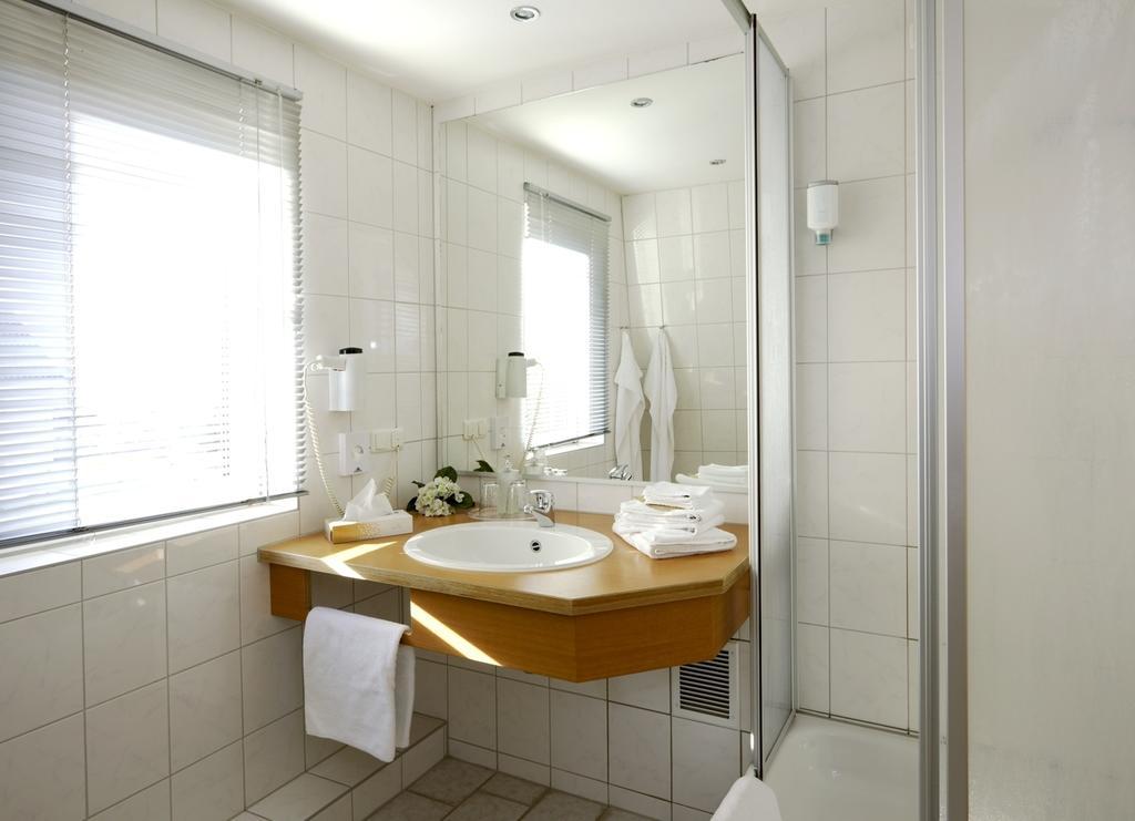 Hotel Und Restaurant "Zur Zwiebel" Peenemunde Room photo